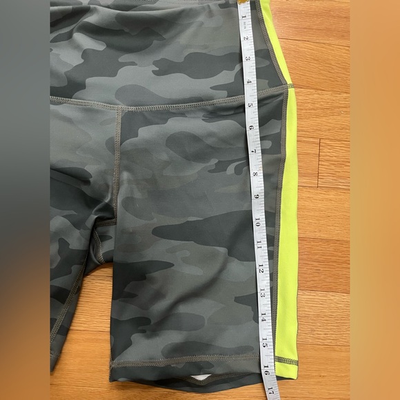 Reebok camo bike shorts - EUC - Picture 5 of 5
